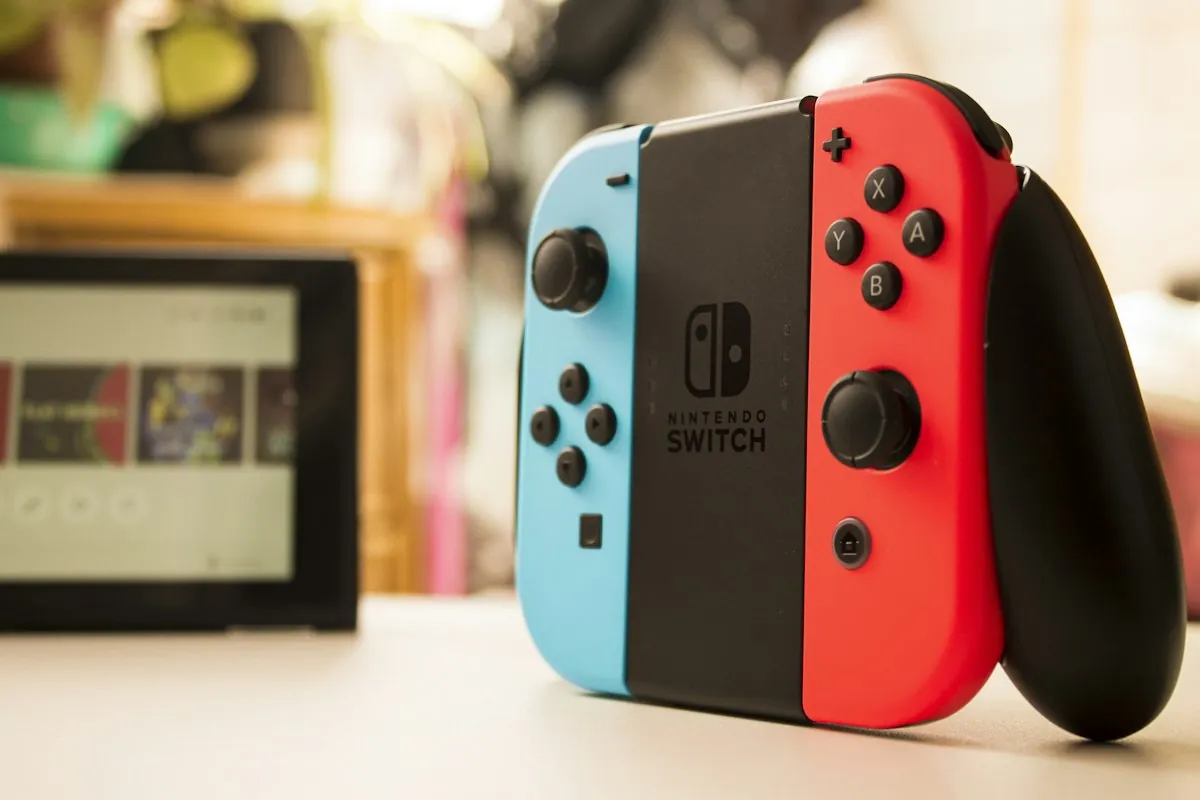 Nintendo Switch-console met Joy-Con-controllers